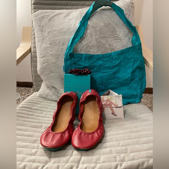 Tieks by Gavrieli in Cardinal Red - Picture 6 of 10